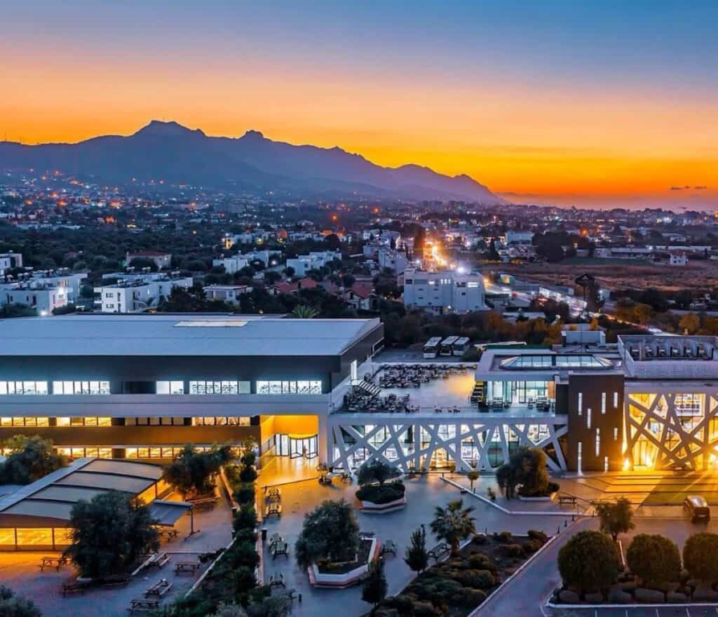 اين تقع جامعة فاينل الدولية